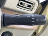 【オートライト】周りの明るさに応じて自動でヘッドライトの点灯・消灯ができる機能です!ライトの付け忘れ・消し忘れなどが無くなり、雨の日や夕方の走行も安心!トンネル通過時も便利ですね♪