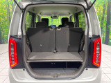 普段のお買い物や通勤、送迎等に十分な荷室スペースを確保しております。セカンドシートを倒すと、大きな荷物の積載も可能です♪