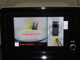 車体の前後左右に設置されたカメラにより、リアルタイムで安全確認ができるところが大きな魅力。十字路や駐車場、狭い路地での走行など、死角ができやすい場面で力を発揮します。