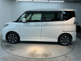 狭い駐車場でも、スライドドアならチャイルドシートへのお子さまの乗降や荷物の積載もスムーズ。とても便利な【助手席側。電動スライドドア】ドアハンドを少し引くだけでリアドアが自動開閉します。