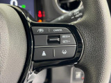 【HondaSENSING】クルーズコントロールの設定や車間距離設定、レーンキープなどステアリング部で操作が出来ます。
