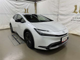 広々とした車内空間に優れた燃費性能。更にデザインも上質で人気のお車です!