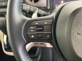 ステアリングにオーディオ操作スイッチが付いています。オーディオ画面に直接タッチしなくても操作が出来ますので、運転に集中できます。