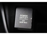 12V電源ソケットから、携帯の充電なども可能です。