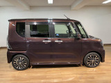 当店でご購入頂いた車両は全車車検整備又は法定12か月点検を行い、エンジンオイル・オイルフィルター・フロントワイパーゴム・バッテリーの交換を行っています、整備費用は本体に含まれてますので安心ですよ♪