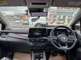 機能的で使いやすい内装になっております!ドリンクホルダーや収納スペースがたくさんあり便利☆