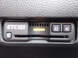 ■【ETC車載器】が装備されています。セットアップをしてお渡しとなり、ETCカードを差し込むだけで高速道路の利用が可能です。