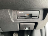 【ETC2.0】高速料金の自動決済に加え、渋滞回避や安全運転に役立つ道路情報を受信できる高度システム。より快適で効率的なドライブをサポートします。