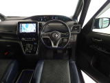 視界良好、操作しやすい運転席です。