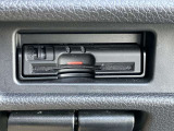 すっきり埋め込み型ETC車載器(高速道路の利用時に 料金所の通過をスムーズに行うために自動で料金を精算するシステム)
