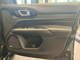 Jeepならではの頑丈性と気密性を高めたボディとなります。