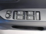 パワーウィンドゥ 運転席ドアスイッチ照明付です。電動格納ミラーも手元でワンモーションで可能です。