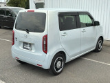 コンビネーションランプを高い位置に配置、後続車に見やすいデザインで安全にも配慮。