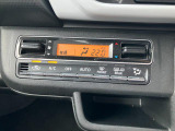 フルオートエアコンで1年中車内は快適!