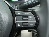 ◆アダプティブクルーズコントロール◆予め設定した車速内でクルマが自動的に加減速。前走車との適切な車間距離を維持しながら追従走行します。【LKAS】車線維持支援システムでステアリング操作を支援。