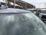 ステレオカメラとソナーセンサーが歩行者や先行車、障害物などのさまざまな情報を的確に捉え、運転者に注意を促したり、緊急ブレーキを作動。多彩な安全機能があなたのドライブをアシストするスマートアシスト付です