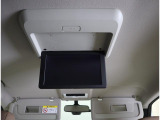 後席モニター搭載で、小さなお子様も車内で楽しく過ごせます!