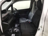 見通しのよいすっきりとした視界で、誰でも運転しやすいです。運転のしやすさは疲れにくさにも繋がりますよ♪