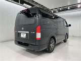 後ろから見ると車の印象も変わりますね♪