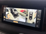 【3Dサラウンドカメラ】車両周辺360度の状況を立体的に表示するシステムで、駐車や狭い場所での運転、オフロード走行時に非常に役立ちます。