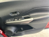 【パワーウインドウ】運転席のスイッチで、各席の窓ガラスの開閉ができます!あると便利ですよね!