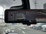 全方位カメラを装備!四方のカメラでまるで上から見たような画像で駐車をサポートします。バックカメラもガイドライン付です。安全のため、目視も忘れずに。。