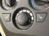 【シートヒーター】寒い日に重宝するシートヒーター!エアコンより早く温まってくれるので寒がりの人も安心ですね♪エアコンの温風は乾燥するから苦手、という方にもをおすすめです。