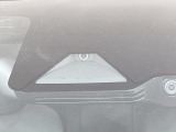 【プリクラッシュセーフティ】前方の車両等を検知し、衝突しそうな時は警報で注意を促し、ブレーキを踏む力をサポート。ブレーキを踏めなかった場合は衝突被害軽減ブレーキが作動、衝突回避をサポートします。