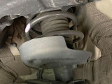 お車を安心してお乗りいただく為には、足回りの定期点検が欠かせません。サービスサポート(有償保証)では無料点検もご提供しており、安心のカーライフをお過ごしいただけるサポート体制が整っています。