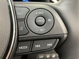 ステアリングスイッチ付き。前方から目を離すことなく操作することが可能です。
