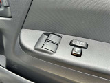 片側電動スライドドアのスイッチ付です。車内からもスイッチひとつで楽にドアの開閉が可能です。電動なので開閉時に力を使う必要がなく、半ドアになることもありません!
