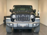 【フロントグリル】7スロットルグリルはJeep伝統の証です。SUVのみにこだわり続けている伝統あるJeep車へお乗り頂いてみてはいかがですか?