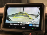 リバースギアに入れるだけで後方の表示へ切り替わります。夜間や雨の日の駐車も楽になりますよ。