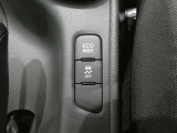 トラクションコントロール装備です。すべりやすい路面での発進時や加速時にタイヤの空転を抑え、駆動力確保に貢献する機能です。詳細は販売店スタッフまでおたずねください。