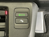 【eコンスイッチ】低燃費運転をサポートするECONモード。スイッチをONすると、エンジンやトランスミッション、A/Cなどを協調制御し、燃費の向上に貢献。エコドライブの効果を高めます。