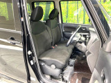 運転席シート廻りは使用感も少なく、良好な状態となっています。丁寧に使われていたことがよくわかりますね。