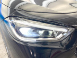 ●LEDヘッドライト:夜間走行時も良好な視界を確保し安心して運転できる高輝度LEDヘッドライトを装備!点灯速度が早く、消費電力も抑えられています。