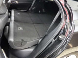 当店では専任のメカニックが大切なお客様のお車を一台一台丁寧に整備いたします。自社認証工場にてリフトアップし下回りまでキッチリ検査いたします。