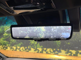 【デジタルインナーミラー】後席の大きな荷物や同乗者で後方が確認しづらい時でも安心!カメラが撮影した車両後方の映像をルームミラー内に表示。クリアな視界で状況の確認が可能です!