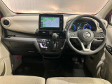 運転席からの視界が左右に広く隅々まではっきりと見えます!クルマの前端も把握しやすく安心です!