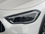 ●LEDヘッドライト:高寿命LEDヘッドライトで、安全運転を支える良好な視界を!
