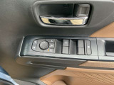 運転席のパワーウインドウ等操作部