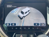 アラウンドビューモニターです☆車の前後左右にカメラがついており駐車時には上から車を見たような画面が見れますので、4方向の状況を確認することができる便利な機能です☆