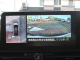 アラウンドビューモニター(車両を上から見たように表示)装着で車庫入れをサポート