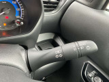 トンネルなどの暗所へ進入した際に自動でヘッドライトが点灯してくれるオートライト機能付♪