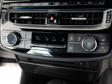 使いやすさや安全性を追求したステアリング周り!高級車ゆえにスイッチ類が多いのも特徴ですね!考え尽くされた配置ですぐに使いこなす事が出来ますのでご安心下さい!是非、体感してみて下さい!!