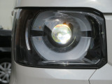 切れにくく明るいLEDヘッドライト装備!