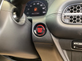 スマートキーシステム搭載ですので、ハンドル横のスイッチを押せば、エンジンスタート!