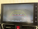 バックモニター付なので後退時に後方が見えるので安心。 車は構造上、死角がたくさんなので万が一を考えると必須ですね。 あくまで補助の為の装備、バックは目視で確認する事が重要ですよ。