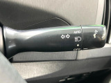 【オートライト】周りの明るさに応じて自動でヘッドライトの点灯・消灯ができる機能です!ライトの付け忘れ・消し忘れなどが無くなり、雨の日や夕方の走行も安心!トンネル通過時も便利ですね♪
